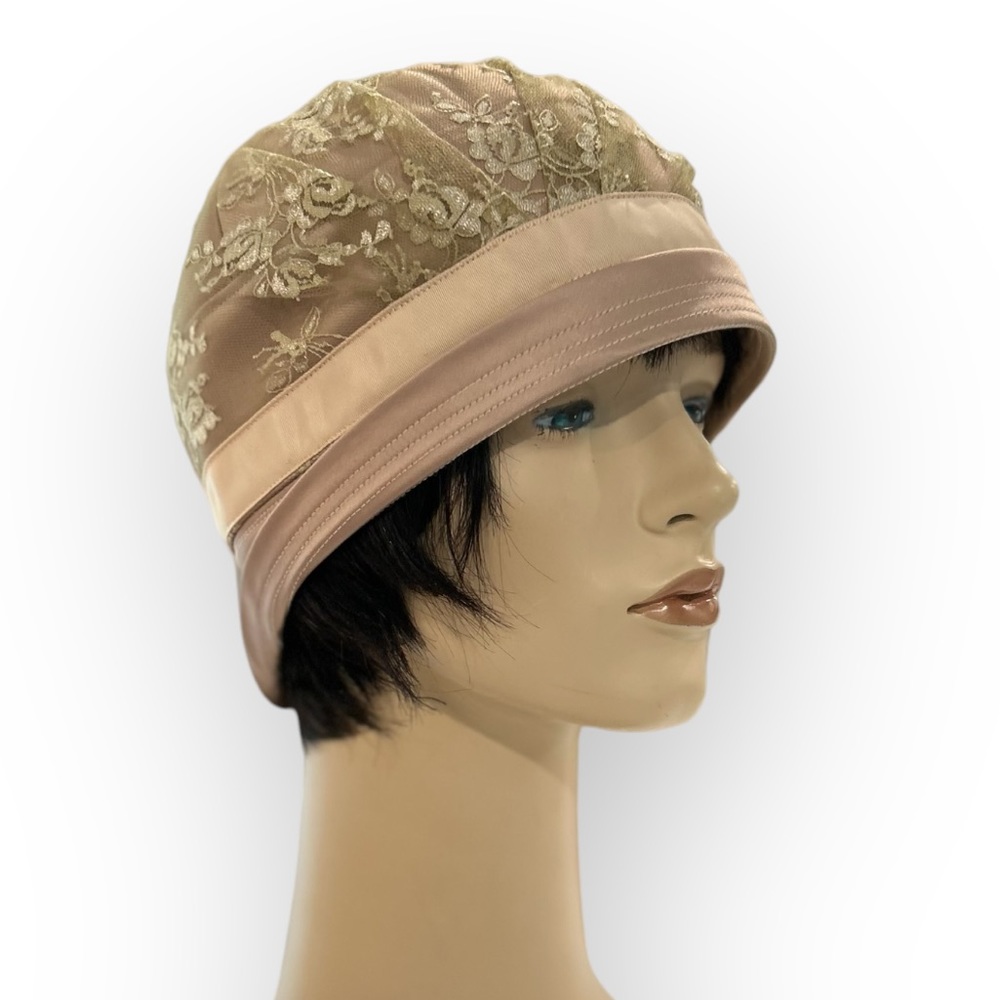 Bespoke Anna Chocola Ines Cloche